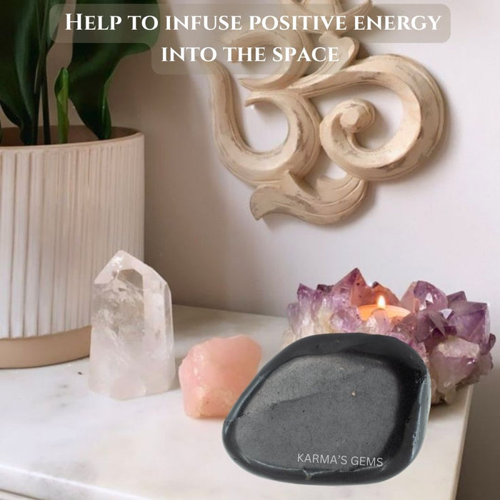 1 PIECE 25 TO 35 MM SHUNGITE TUMBLED STONE