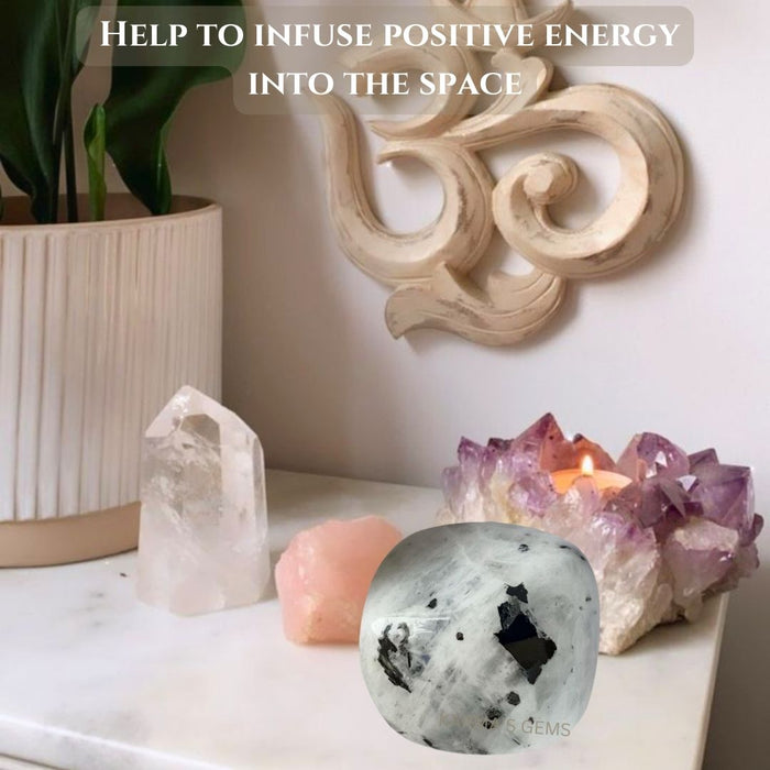 1 PIECE 25 TO 35 MM RAINBOW MOONSTONE TUMBLED STONE